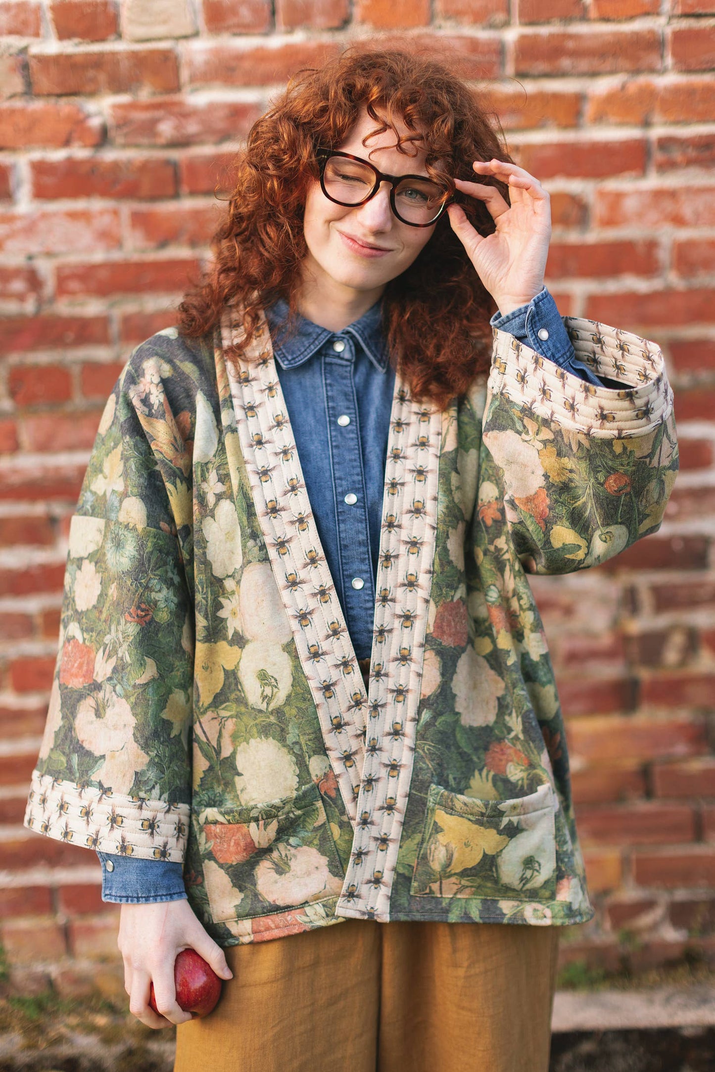 I Dream in Flowers Cozy Bees Fleece Cardigan Kimono Jacket