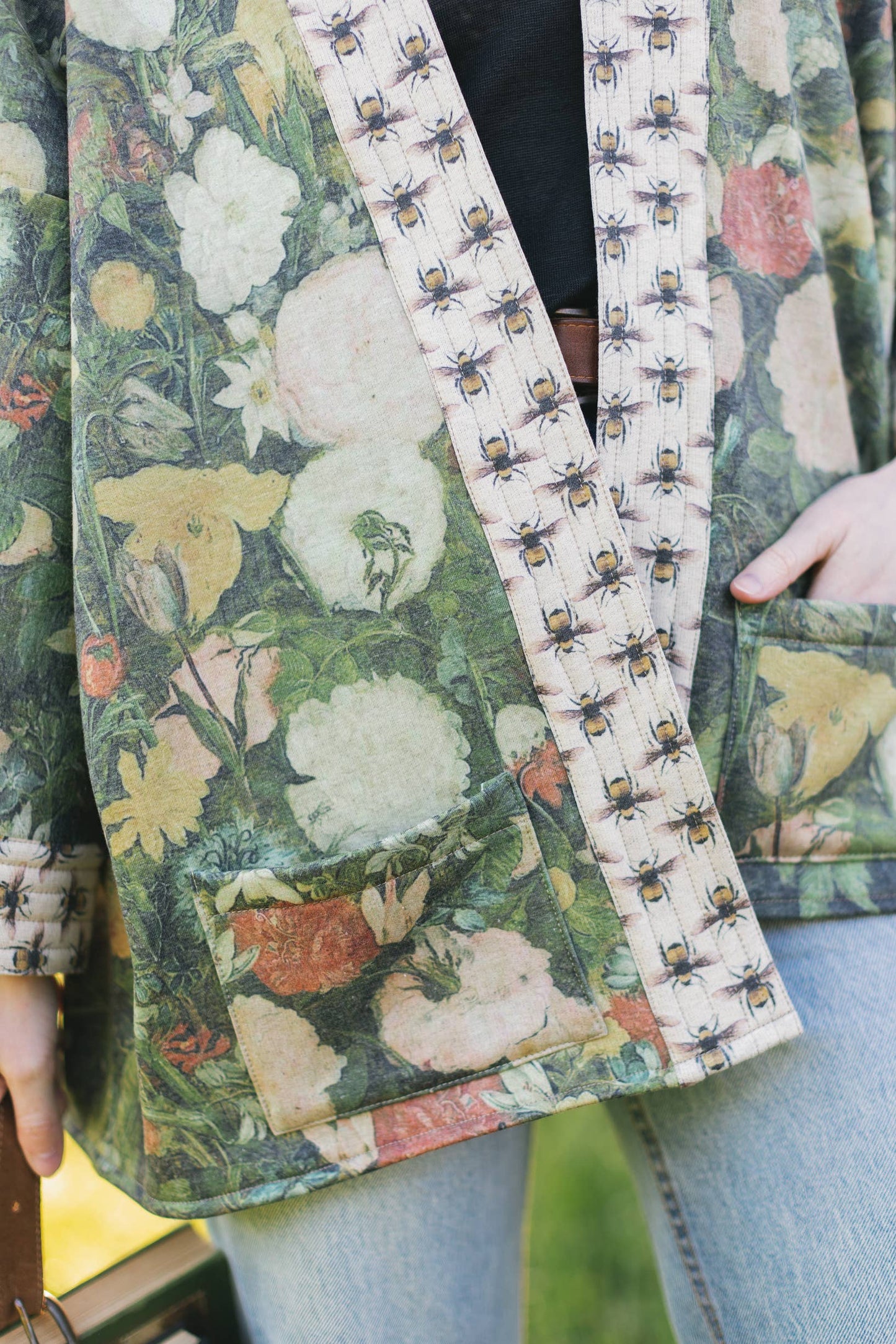 I Dream in Flowers Cozy Bees Fleece Cardigan Kimono Jacket