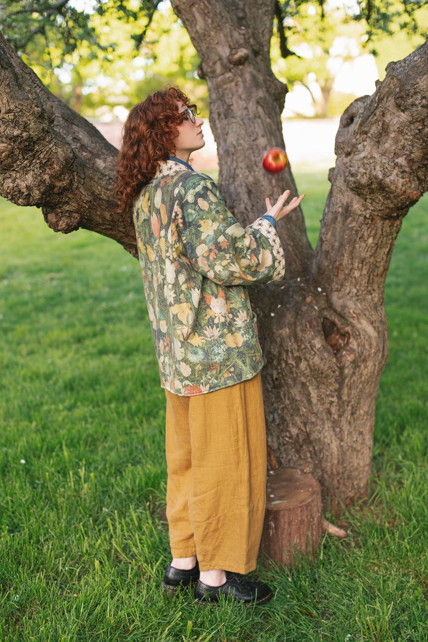 I Dream in Flowers Cozy Bees Fleece Cardigan Kimono Jacket