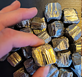 Pyrite Rough Cubes 25-35 mm (1-1.38 inches)