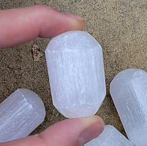 Selenite Tumbled Pieces 30-50 mm (1.18-1.96 inches)